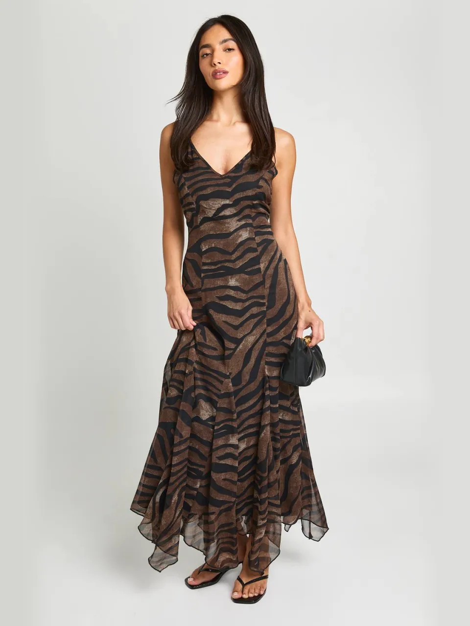 boohoo Dames Maxi Jurk Met Tonaal Dierenprint En Bandjes chocoladebruin, foto 2