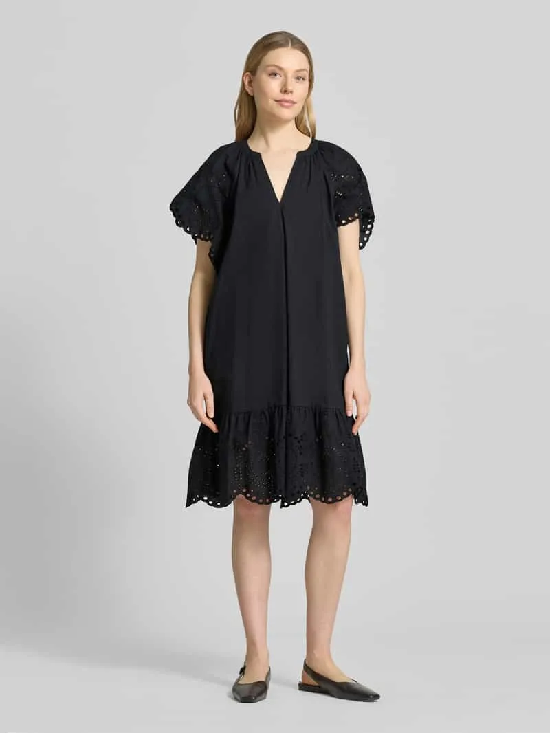 Christian Berg Woman Selection relaxed fit mini-jurk met bloemenprint in ajourwerk Zwart