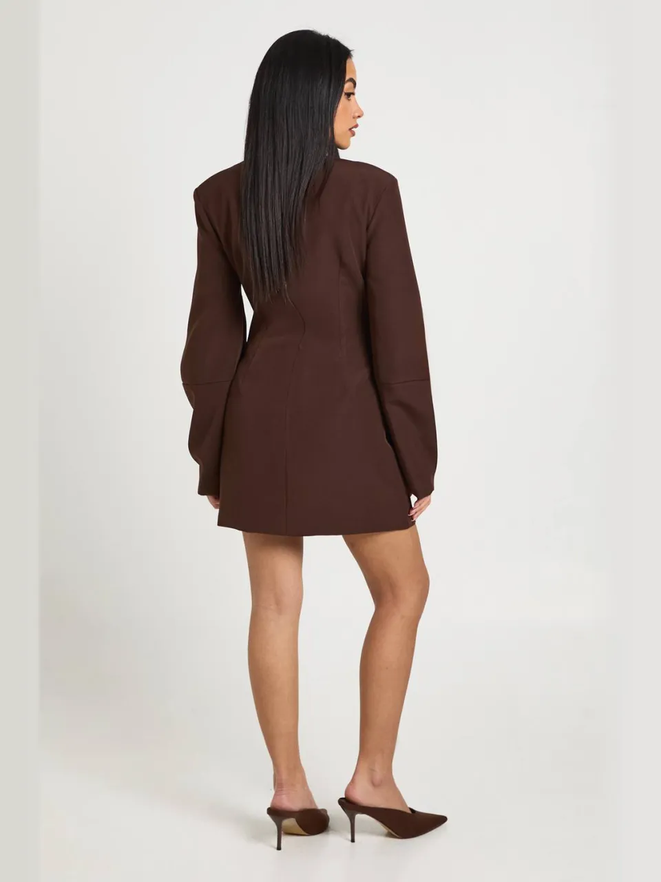 boohoo Dames Barrel Mouw Oversized Blazer Jurk chocoladebruin, foto 2