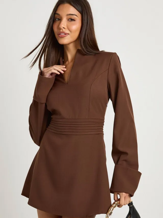 boohoo Dames Op maat gemaakte mini-jurk met lange mouwen Chocoladebruin