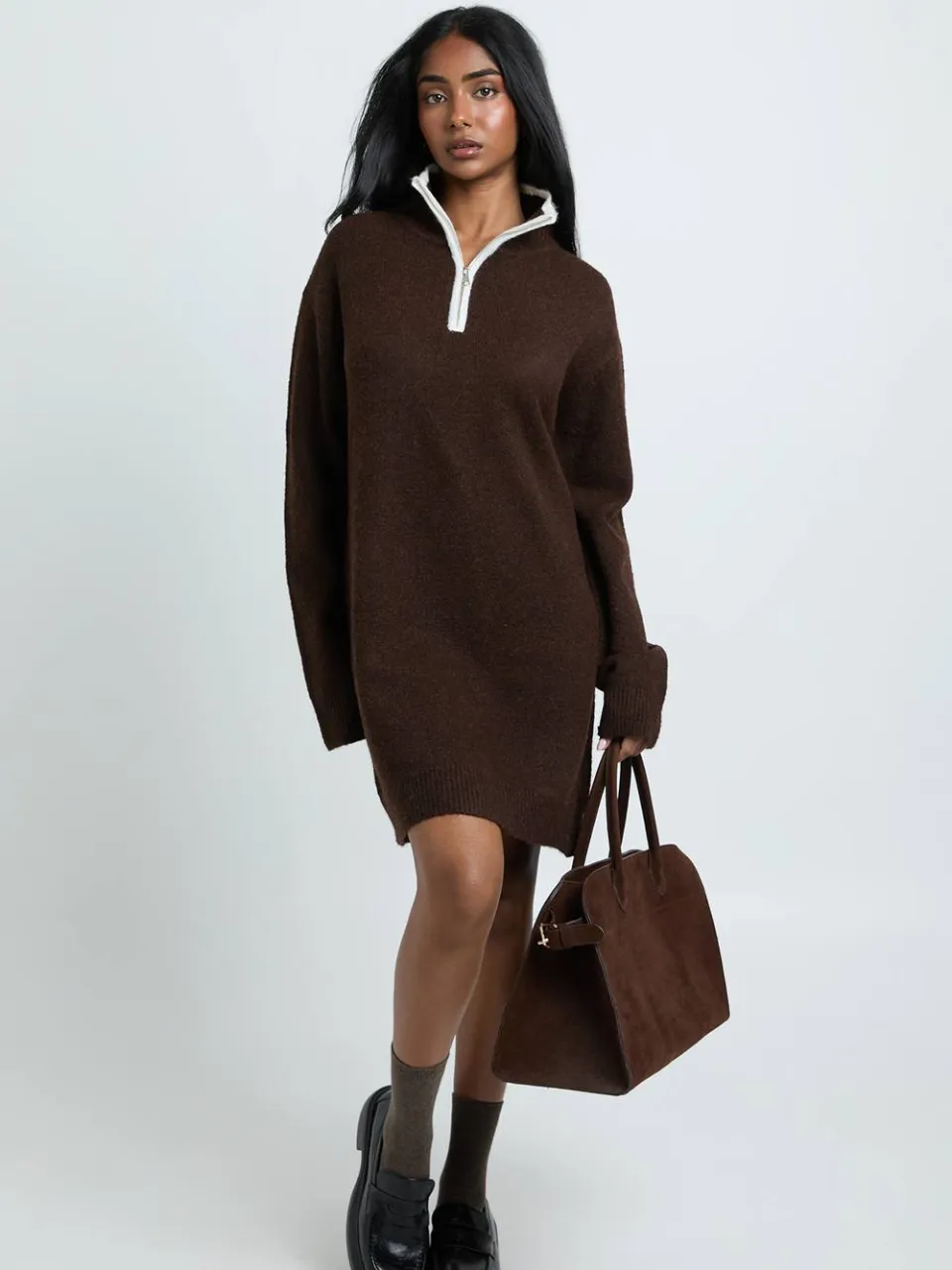 boohoo Dames Gebreide Mini-jurk Met Ritskraag chocoladebruin, foto 2