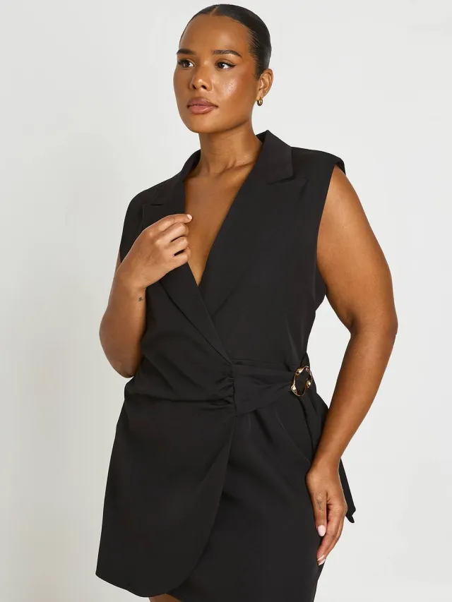 boohoo Dames Plus Overslagjurk Met Tailledetail Mouwloze Blazerjurk Zwart