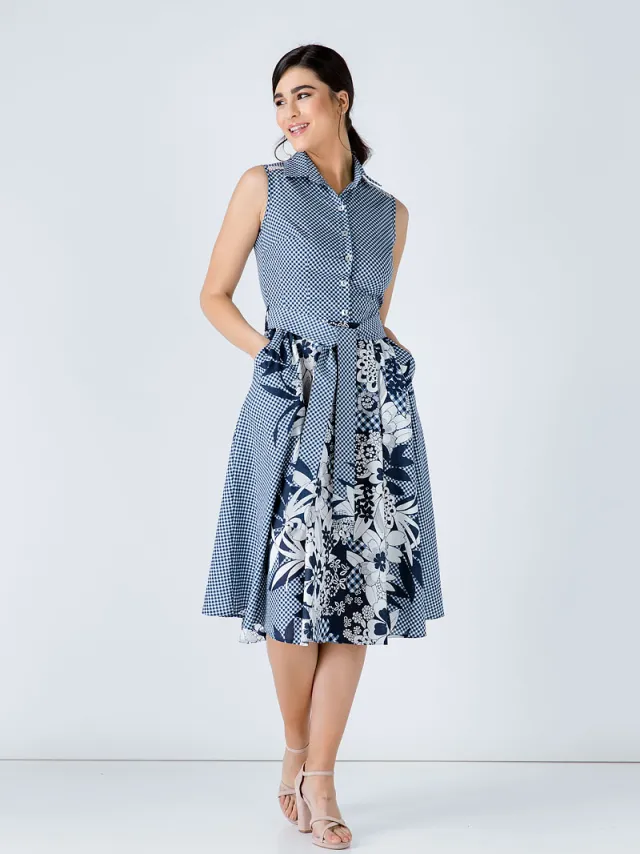 Conquista Navyblauwe jurk met knoopdetail Marineblauw