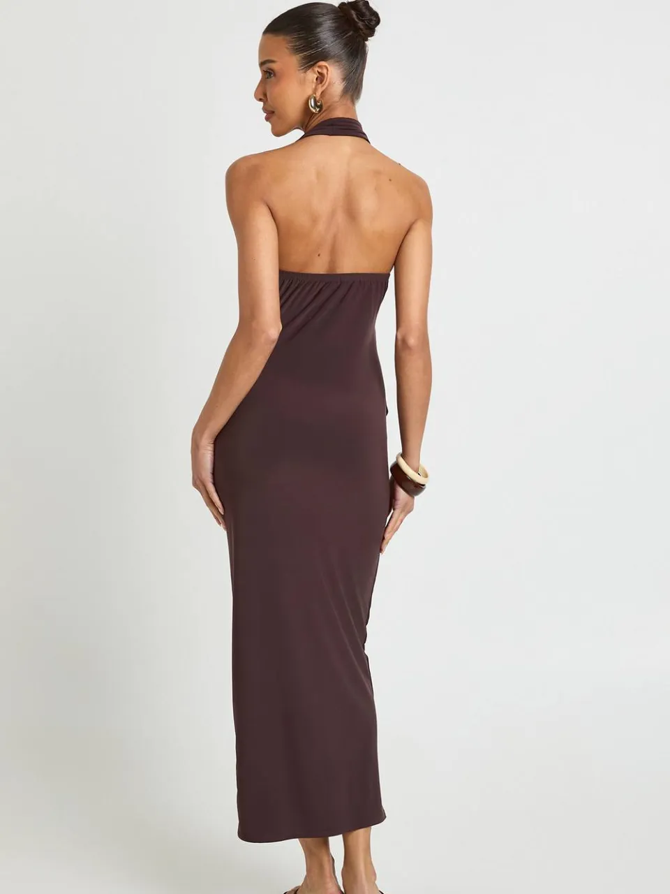 boohoo Dames Slinky Halterneck Jurk Met Wikkeldetail Midaxi-lengte chocoladebruin, foto 2