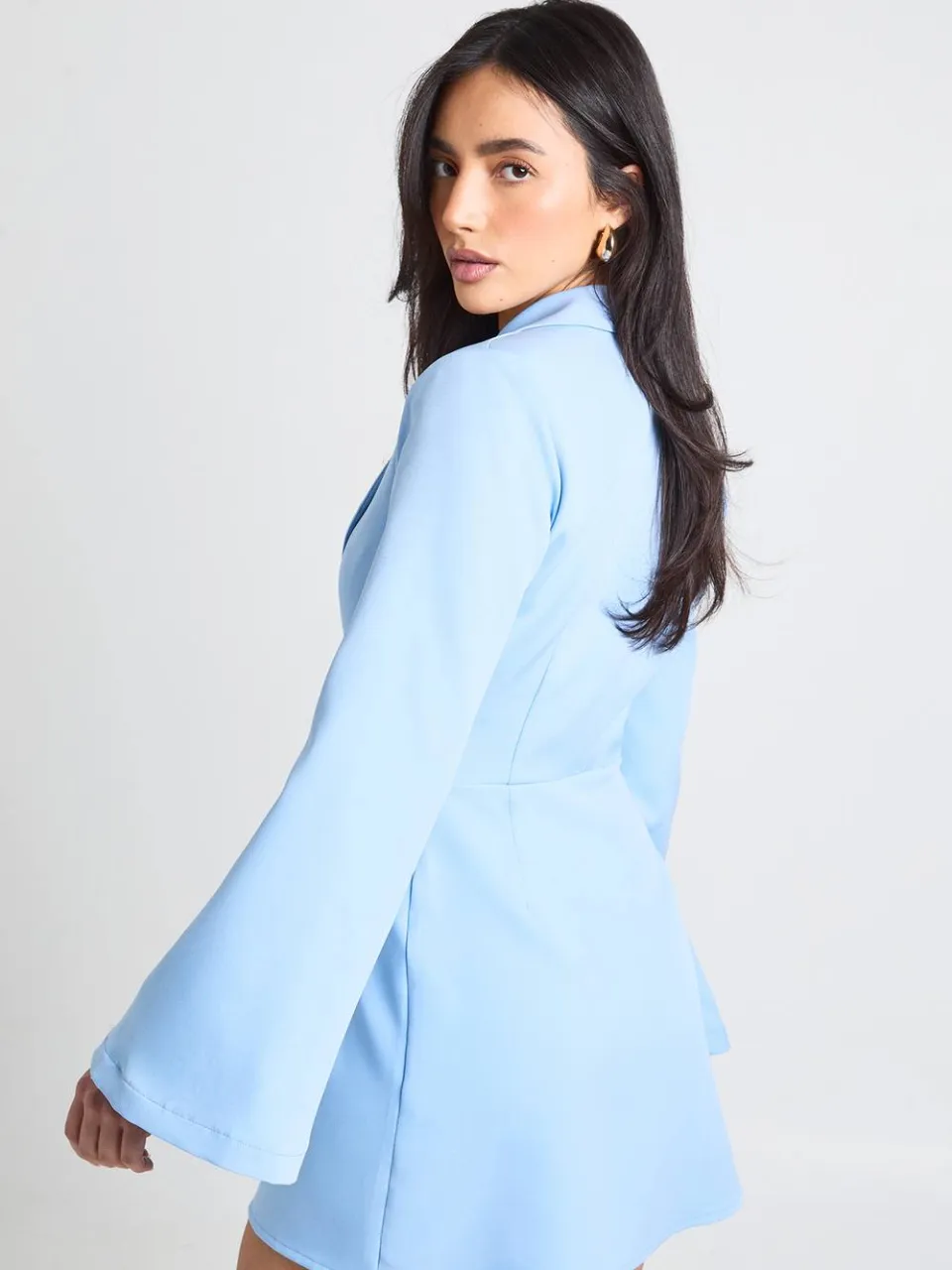boohoo Dames Blazerjurk Met Gespsdetail En Uitlopende Mouwen pastelblauw, foto 2
