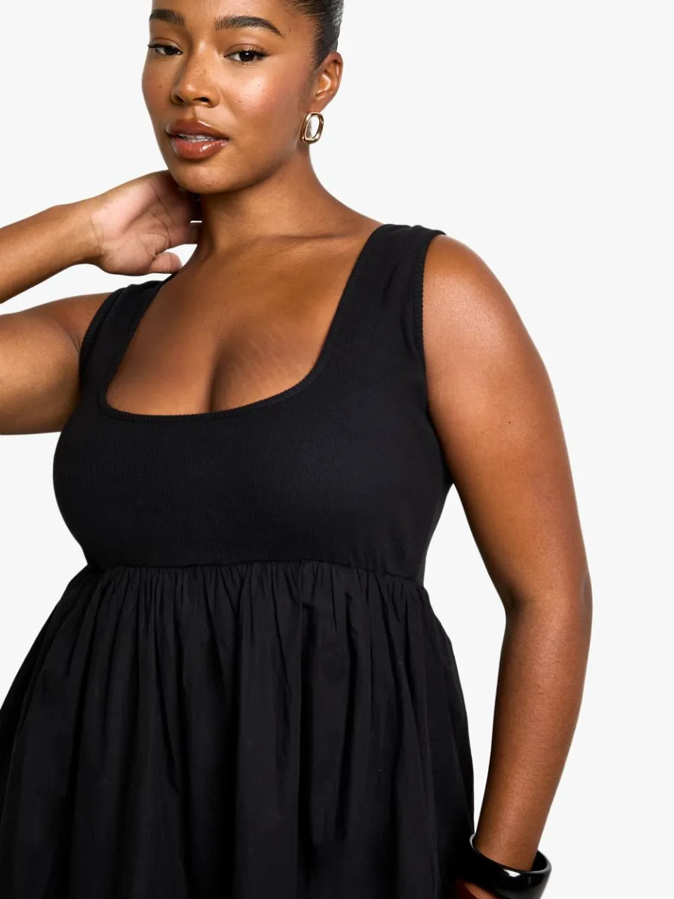 boohoo Dames Plus Geribbelde Katoenen Popeline Midaxi Smockjurk zwart, foto 2