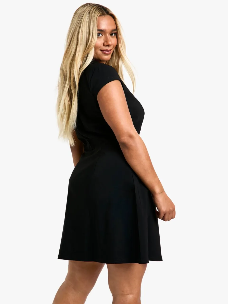 boohoo Dames Plus Cap Sleeve Bengaline Skater Jurk zwart, foto 2