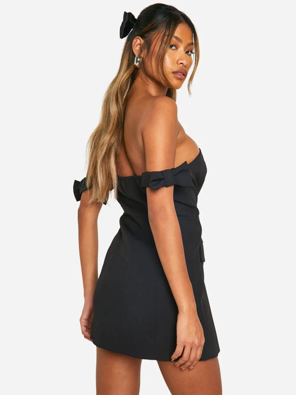 boohoo Dames Bow Bardot Tailored Mini Dress zwart, foto 2