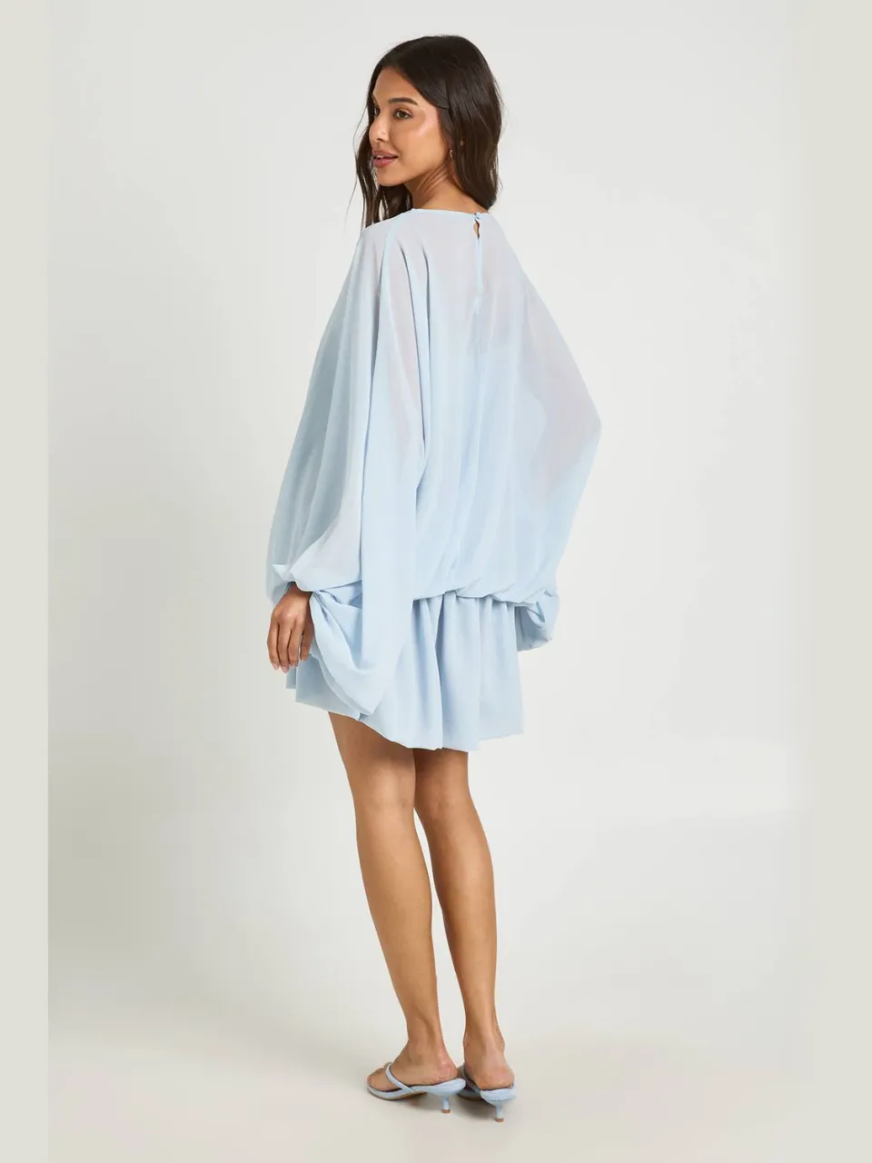 boohoo Dames Chiffon Cami Overlay Blouson Skater Jurk lichtblauw, foto 2