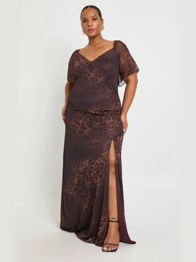 boohoo Dames Plus Leopard Kanten Rand Engelmouw Slip Jurk Bruin