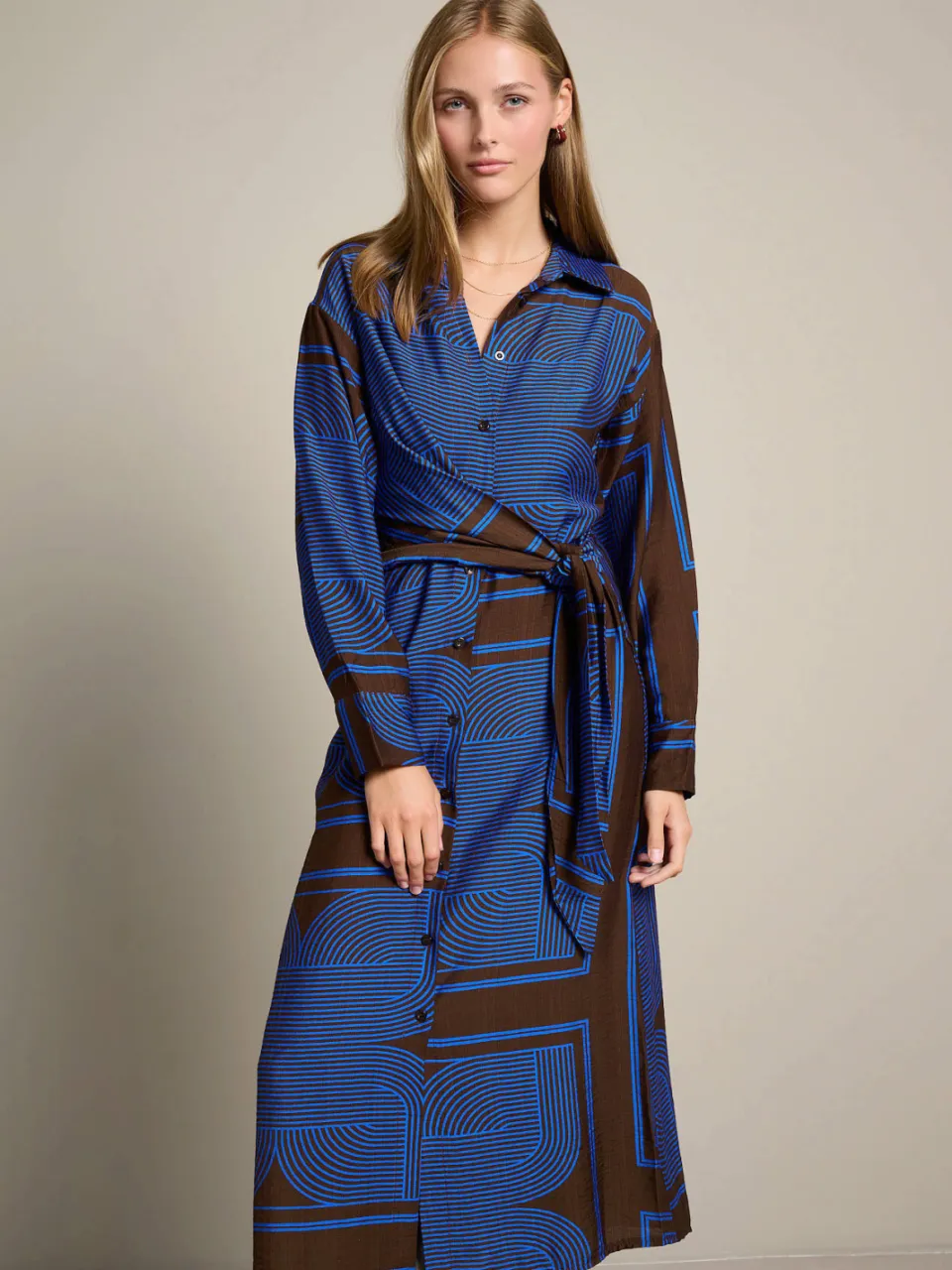 LOLALIZA midi blousejurk - blauw/bruin, foto 3