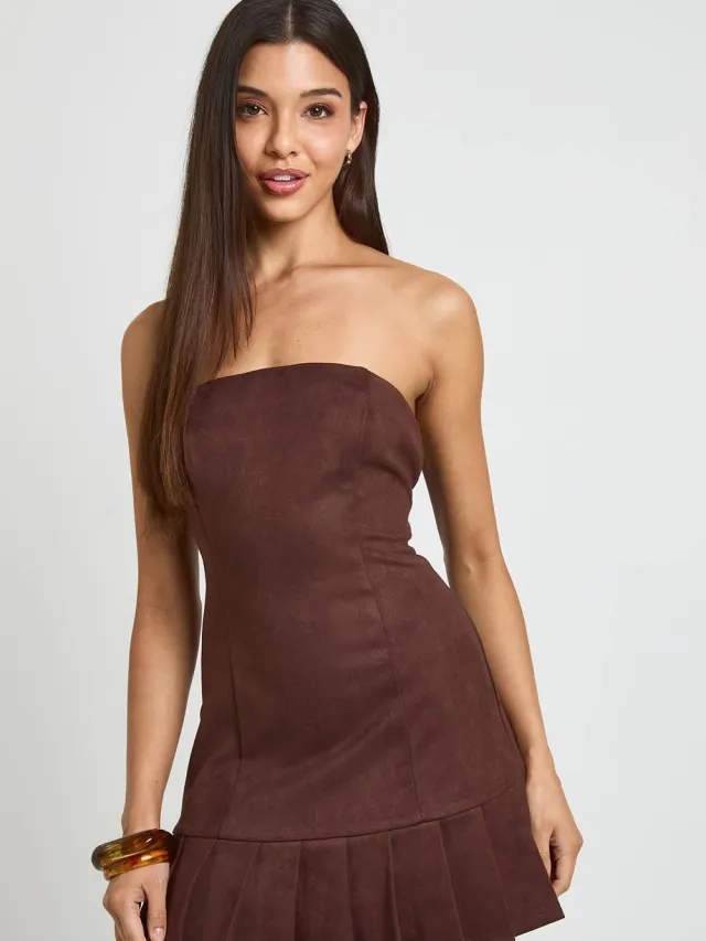 boohoo Dames Suede-look Geplisseerde Mini-jurk Met Verlaagde Zoom Chocoladebruin
