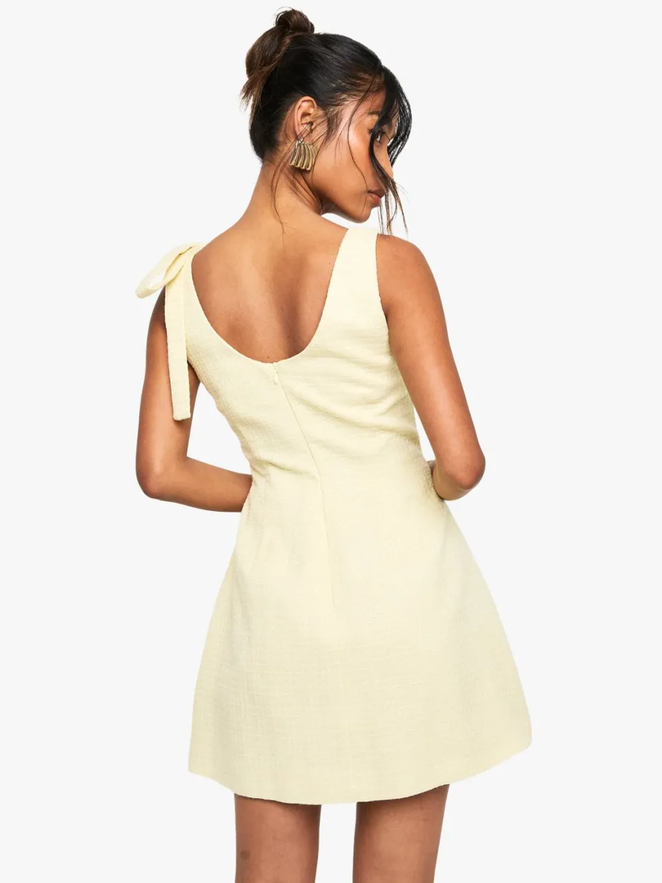 boohoo Dames Boucle Scoop Neck Getailleerde Mini-Jurk citroen, foto 2