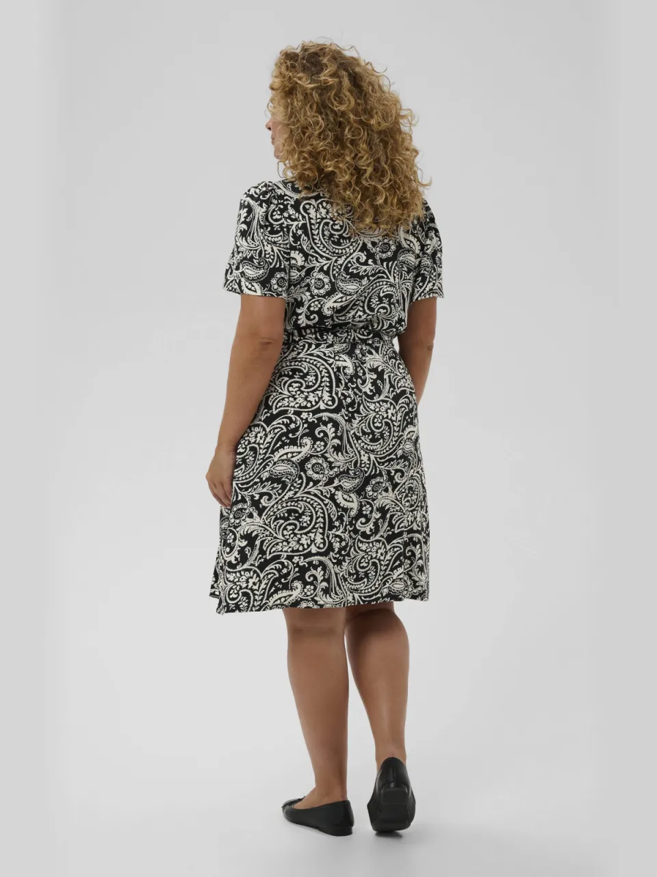 Kaffe Curve wikkel-/overslagjurk met paisley print zwart, foto 3