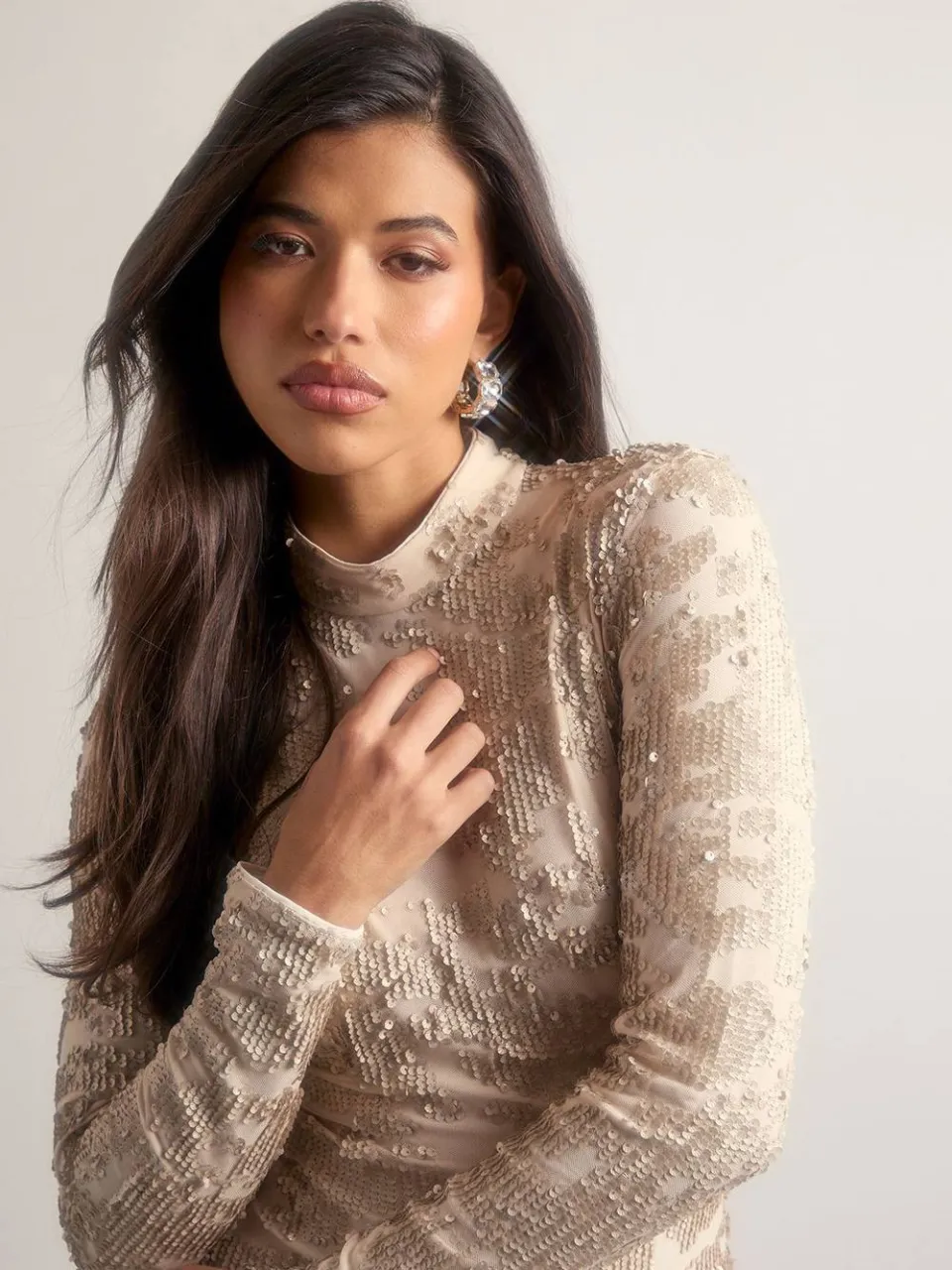 boohoo Dames Demask Pailletten Mini Jurk met Hoge Hals en Lange Mouwen steen, foto 5