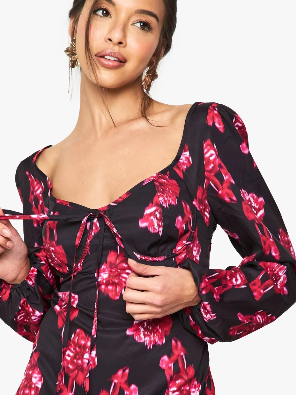 boohoo Dames Blur Bloemen Melkmeisje Mini Jurk zwart, foto 4