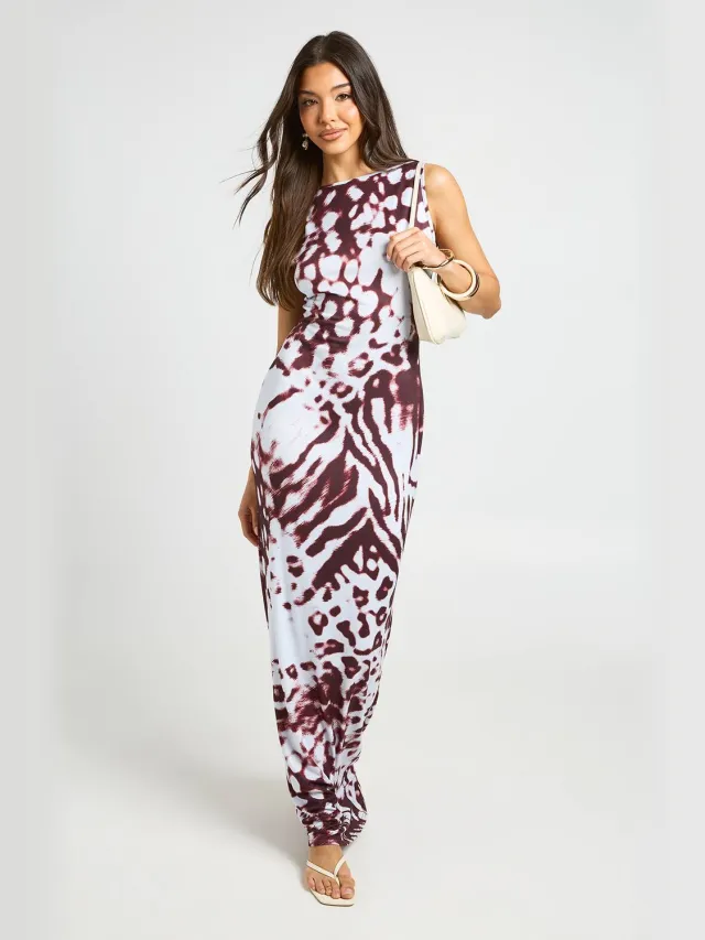 boohoo Dames Basic Maxi Jurk Met Slash Hals In Superzacht Materiaal Chocoladebruin