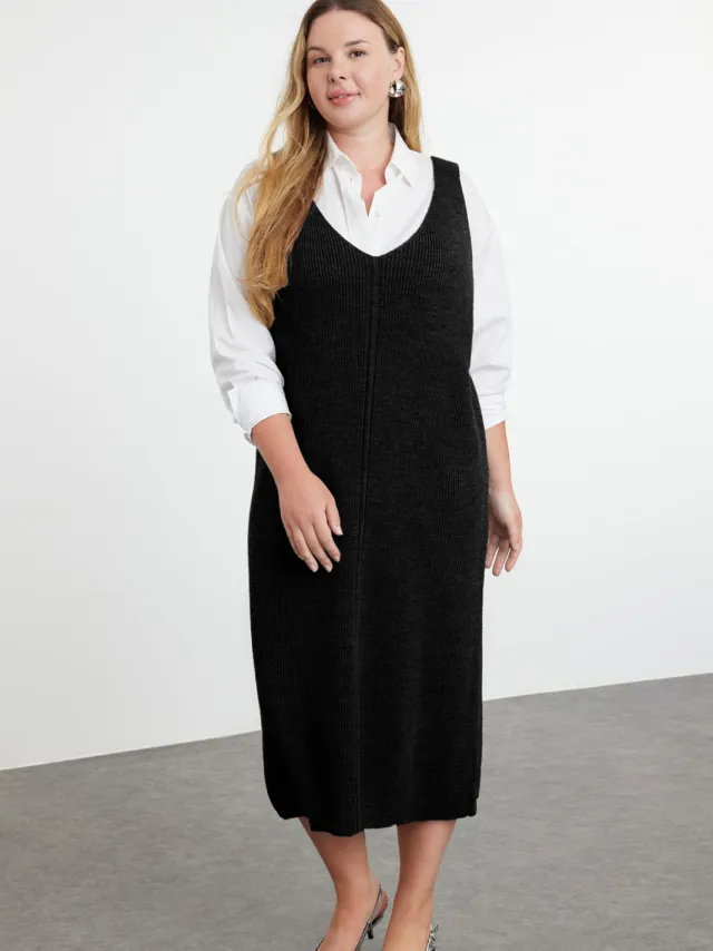 Trendyol Curve Dames Zwart Effen Midi Mouwloos Casual Recht Grote maten Jurk