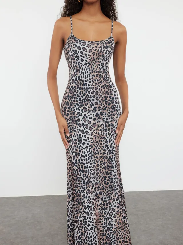 Trendyol TRENDYOLMİLLA Dames Bruin Effen Maxi Mouwloos Casual Zeemeermin Jurken, foto 2