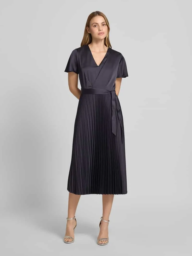 Comma midi-jurk van satijn met V-hals Marineblauw