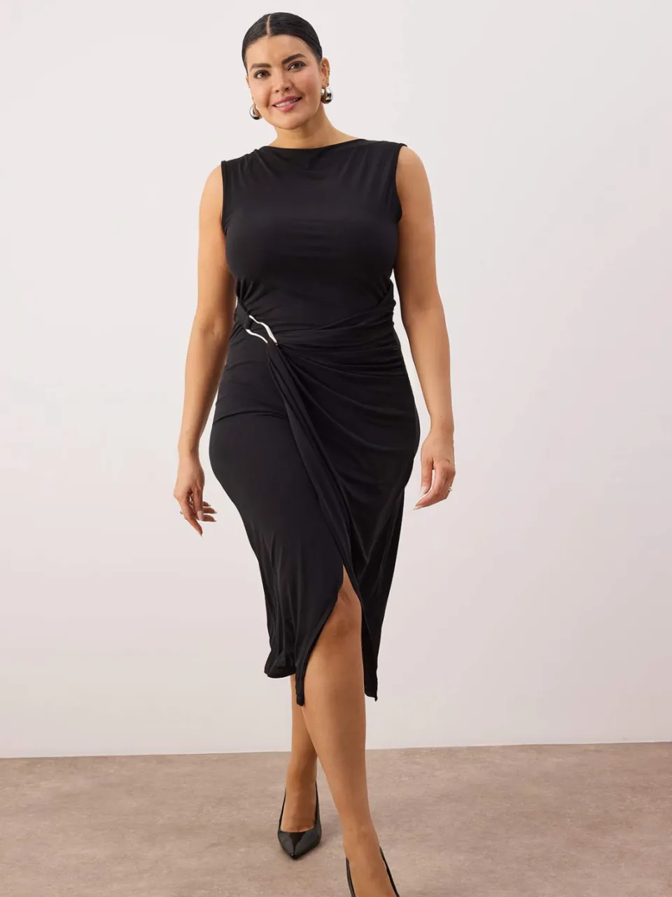 Trendyol Curve Dames Zwart Effen Midi Mouwloos Casual Bodycon Grote maten Jurk