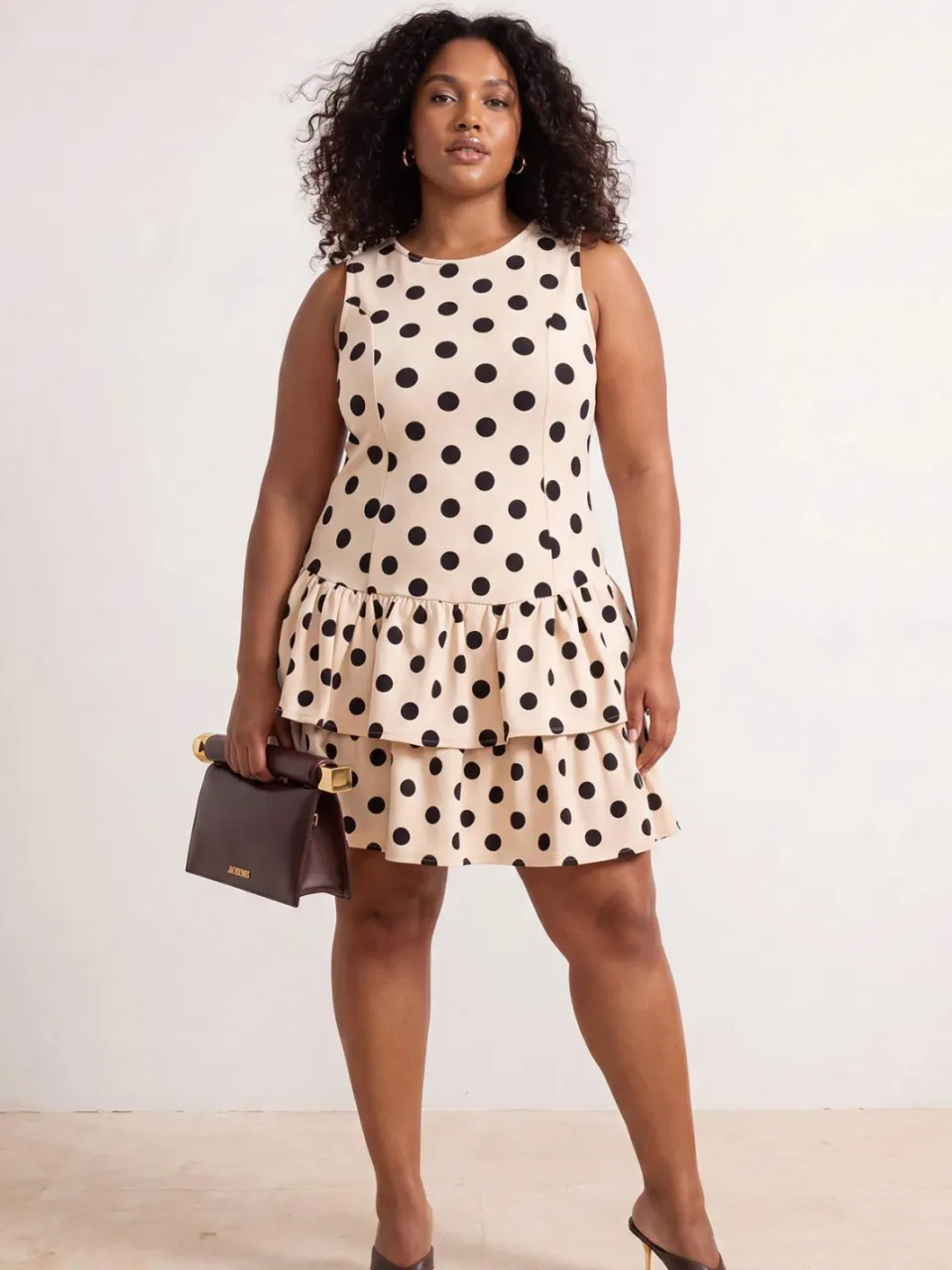 Trendyol Curve Dames Ecru Stippen Kort / Mini Mouwloos Skater Grote maten Jurk, foto 2
