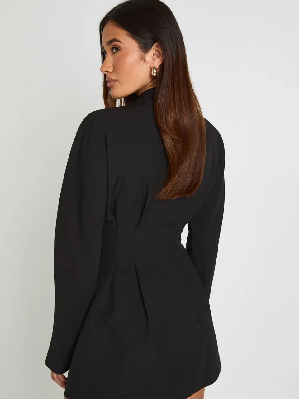 boohoo Dames Mini Jurk Met Diepe V-hals En Hoge Kraag In Getailleerde Snit zwart, foto 3