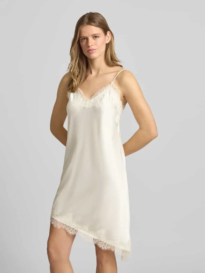 Only Getailleerde jurk van satijn met kant model 'BELLA' Offwhite
