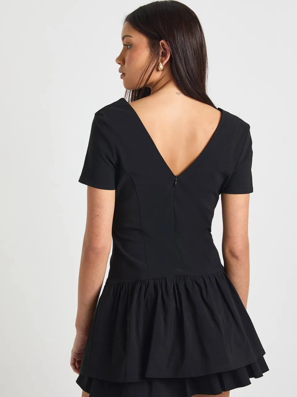 boohoo Dames Bengaline V-hals Gerimpelde Rok Mini Jurk zwart, foto 2
