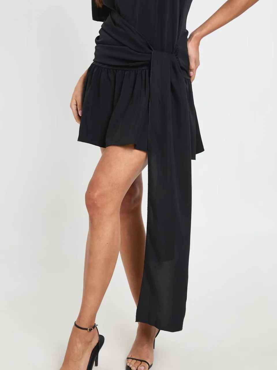 boohoo Dames Geweven Mini-jurk Met Strikceintuur En Asymmetrische Zoom zwart, foto 3