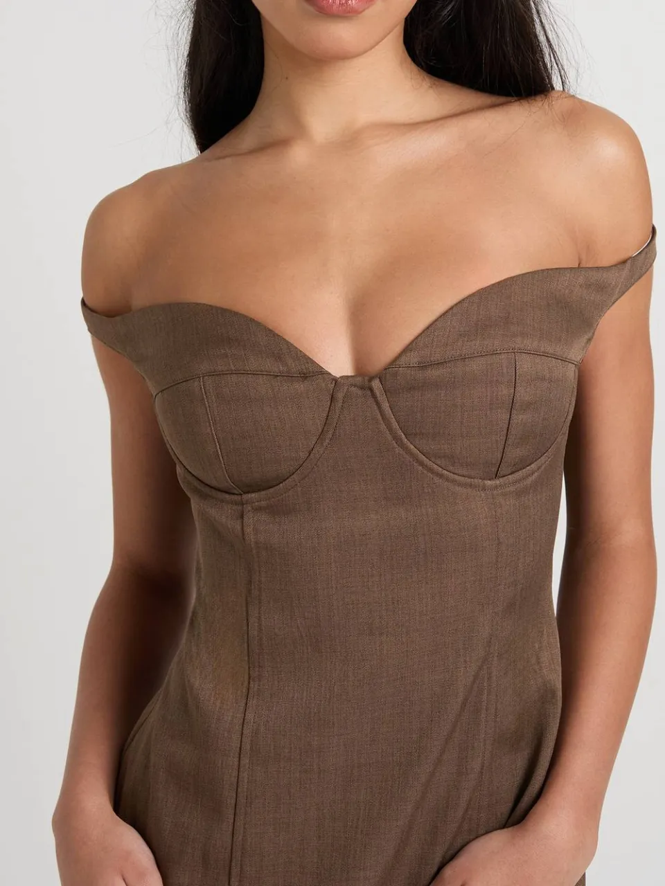 boohoo Dames Bardot Cup Detail Getailleerde Mini Jurk chocoladebruin, foto 4