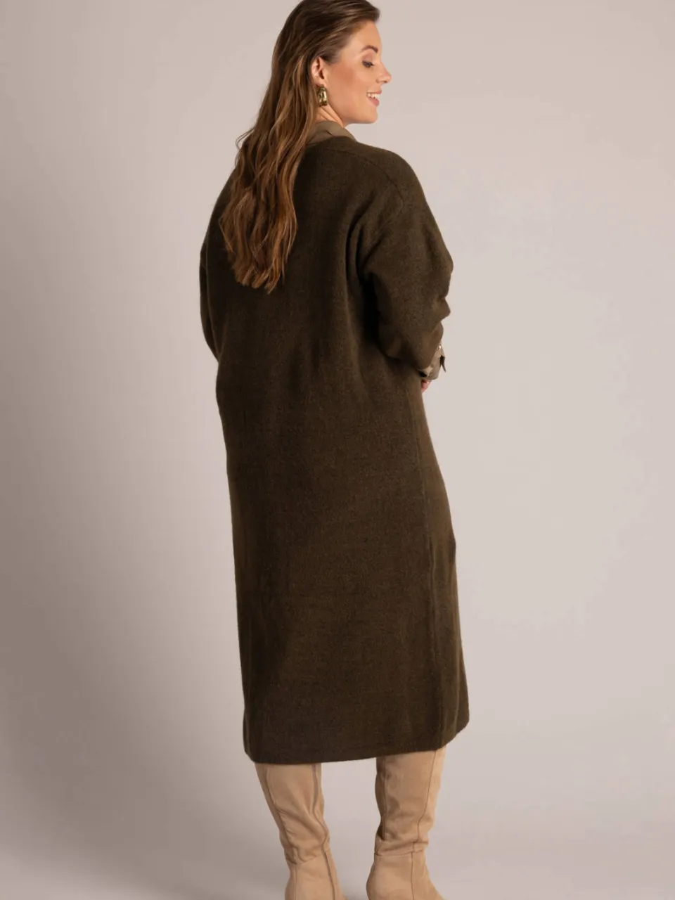 Yest Curve Plus Size gebreide midi jurk met wol - olijfgroen, foto 3