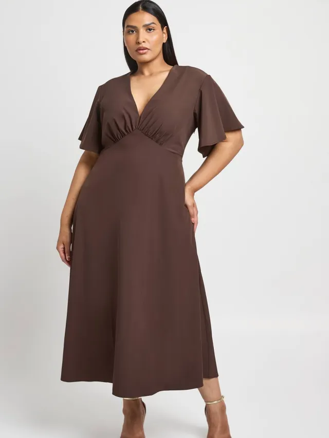 boohoo Dames Plus Midaxi Jurk Met Engelenmouwen chocoladebruin, foto 3