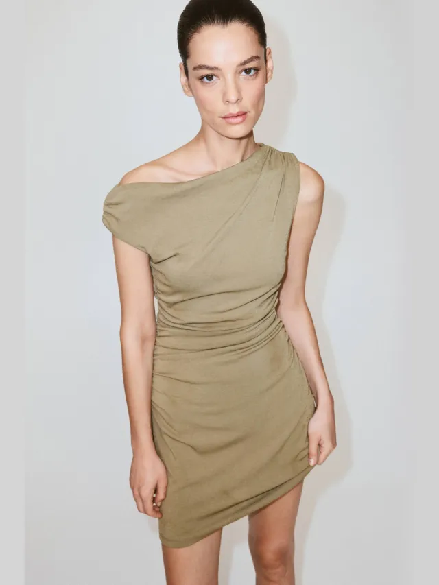 Mango korte off shoulder jurk - lichtkaki