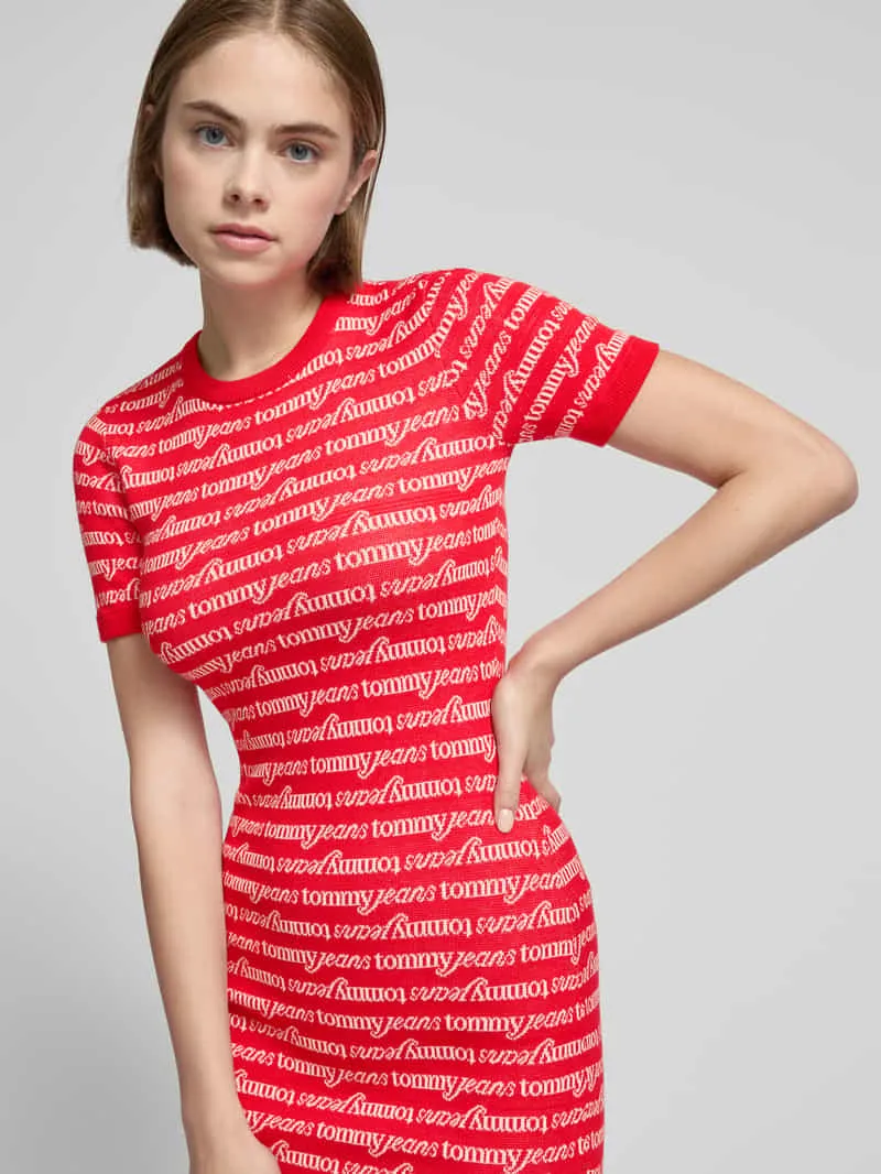 Tommy Jeans T-shirtjurk met ronde hals, model 'SCRIPT' rood, foto 4