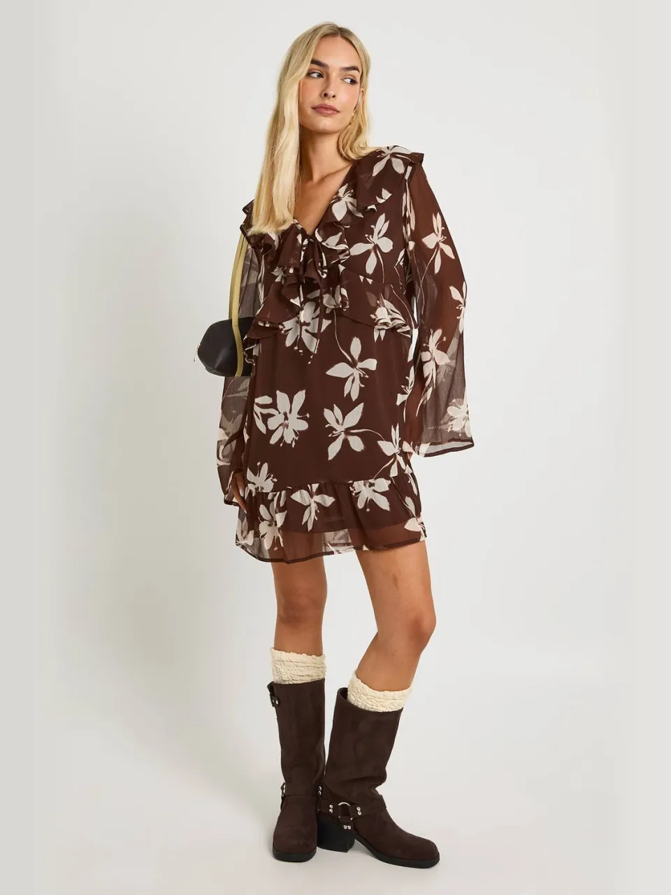 boohoo Dames Bloemenruche Chiffon Smockjurk Chocoladebruin