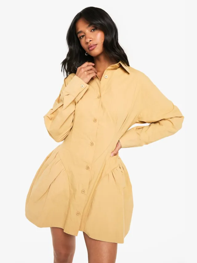 boohoo Dames Petite Poplin Overhemdjurk met Volumineuze Zoom Kaki