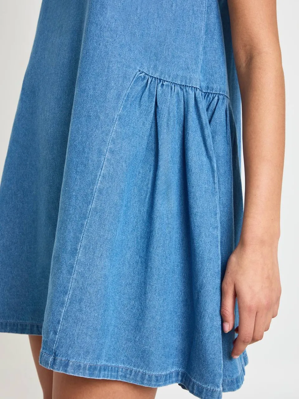 boohoo Dames Chambray Smock Jurk medium gebleekt, foto 4