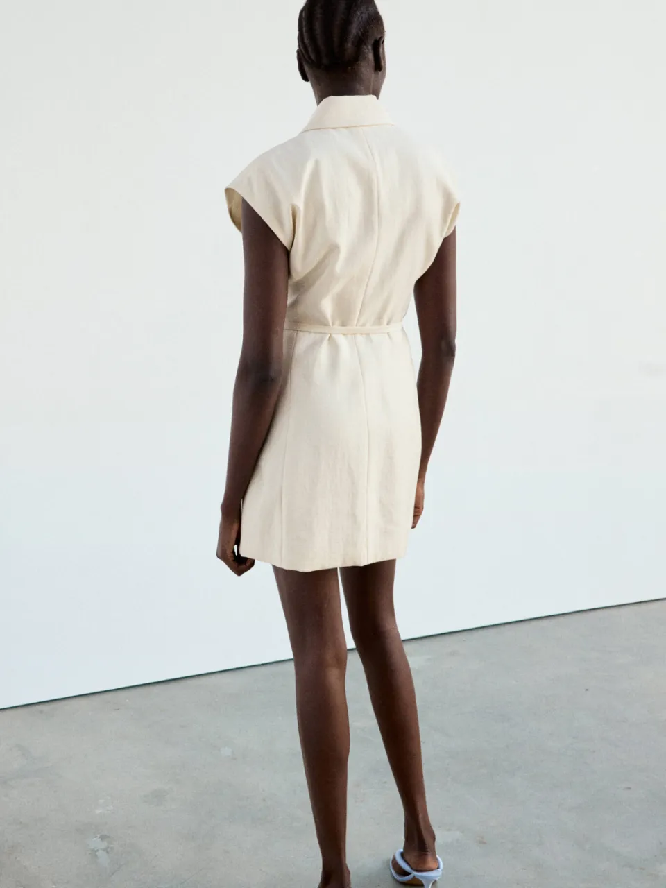 Mango korte zomerjurk met ceintuur - beige, foto 3