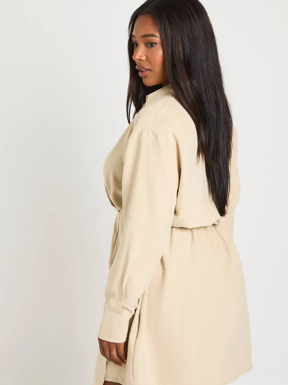 boohoo Dames Plus Gepluisde Kraag Wikkel Blousejurk steen, foto 2