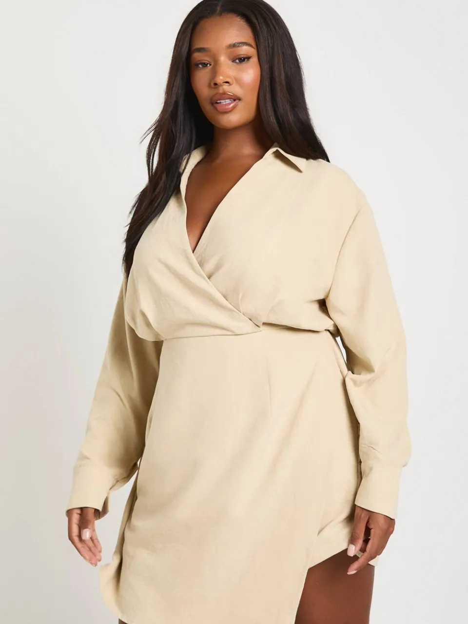 boohoo Dames Plus Gepluisde Kraag Wikkel Blousejurk steen, foto 3