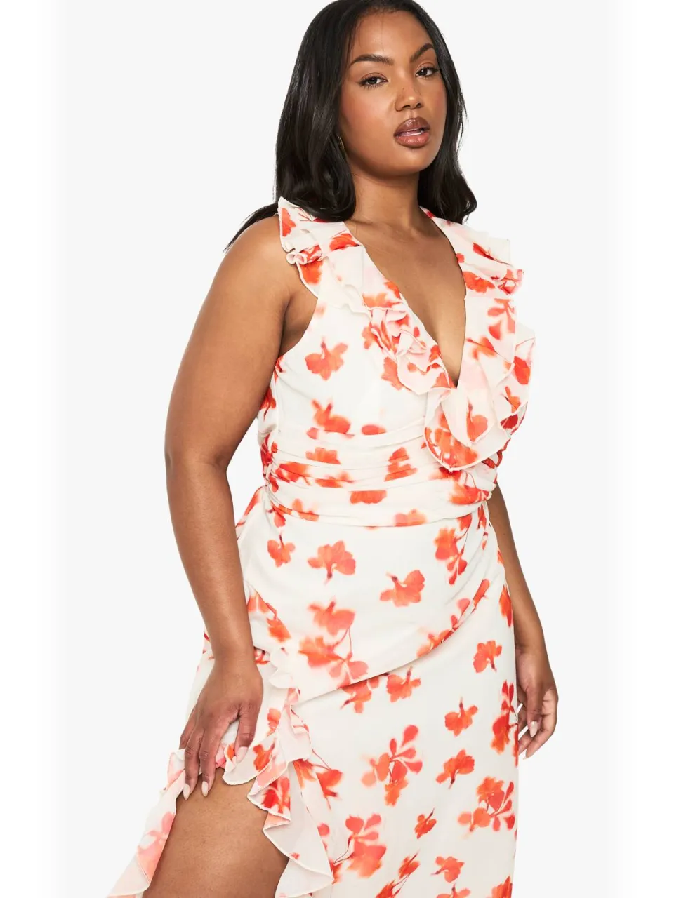 boohoo Dames Plus Bloemen Chiffon Ruffle Wikkeljurk rood, foto 4