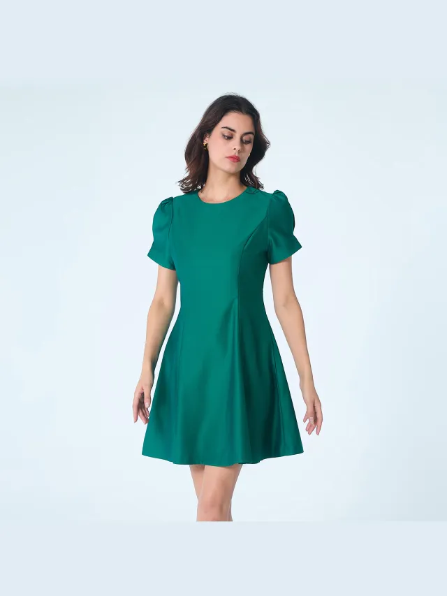 Smart & Joy Fit-and-flare satijnen korte jurk met ronde hals Groen
