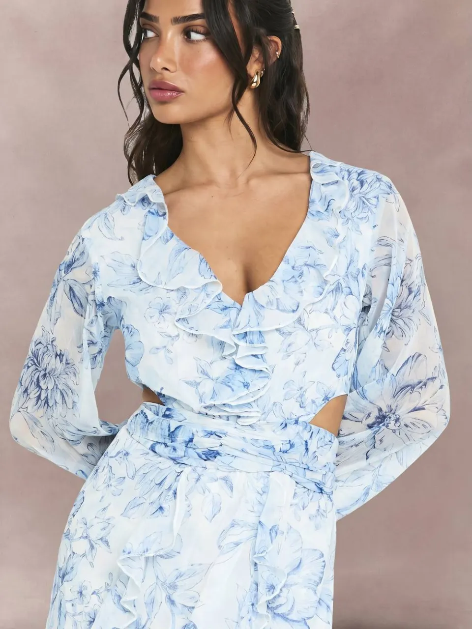 boohoo Dames Petite Floral Chiffon Maxi-jurk met volumineuze mouwen blauw, foto 4