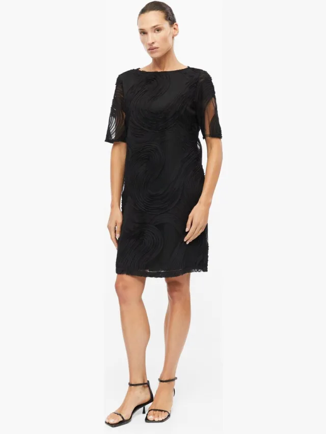 S.Oliver female - Jurk met boothals en golvend chiffonpatroon zwart