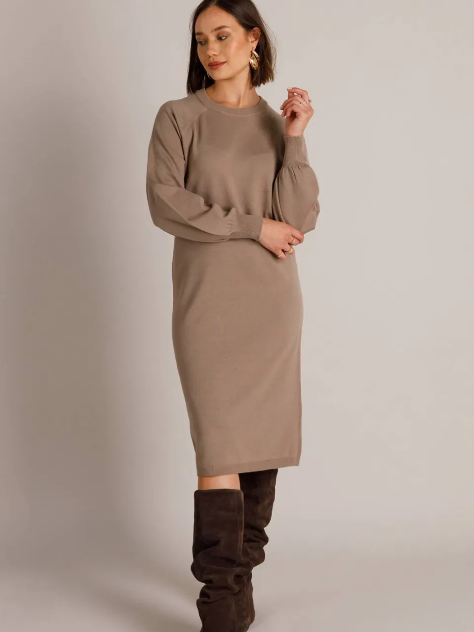 Yest gebreide midi jurk met ceintuur - taupe, foto 5