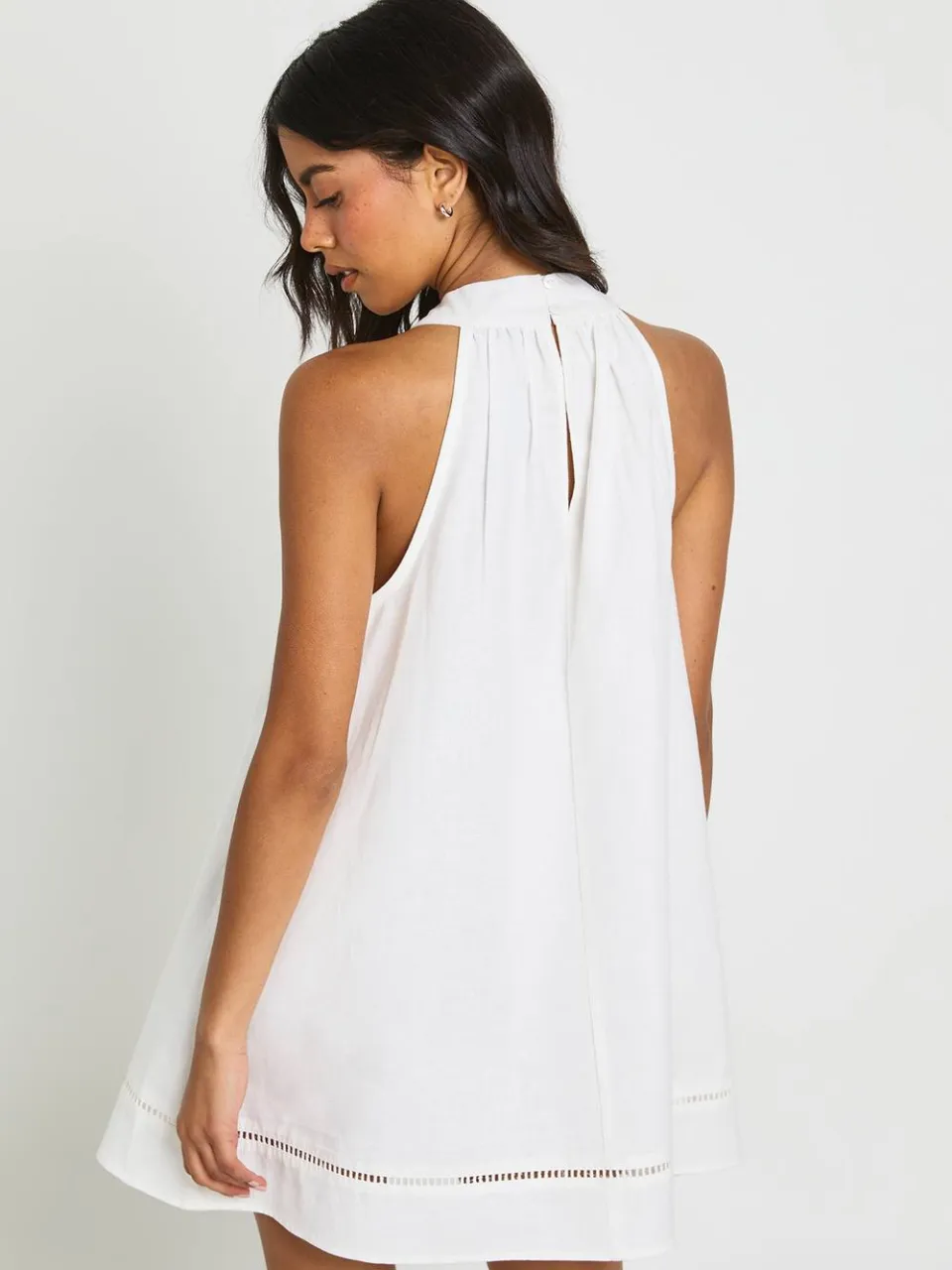 boohoo Dames Mini Jurk Met Hoge Halslijn En Ladder Inzetstuk ivoor, foto 3