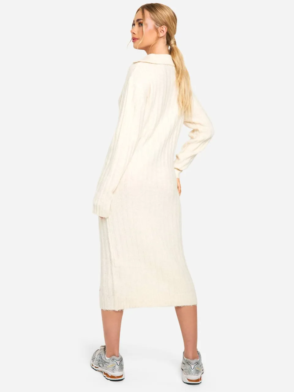 boohoo Dames Zacht gebreide dikke ribkraagdetail midaxi-jurk ecru, foto 2