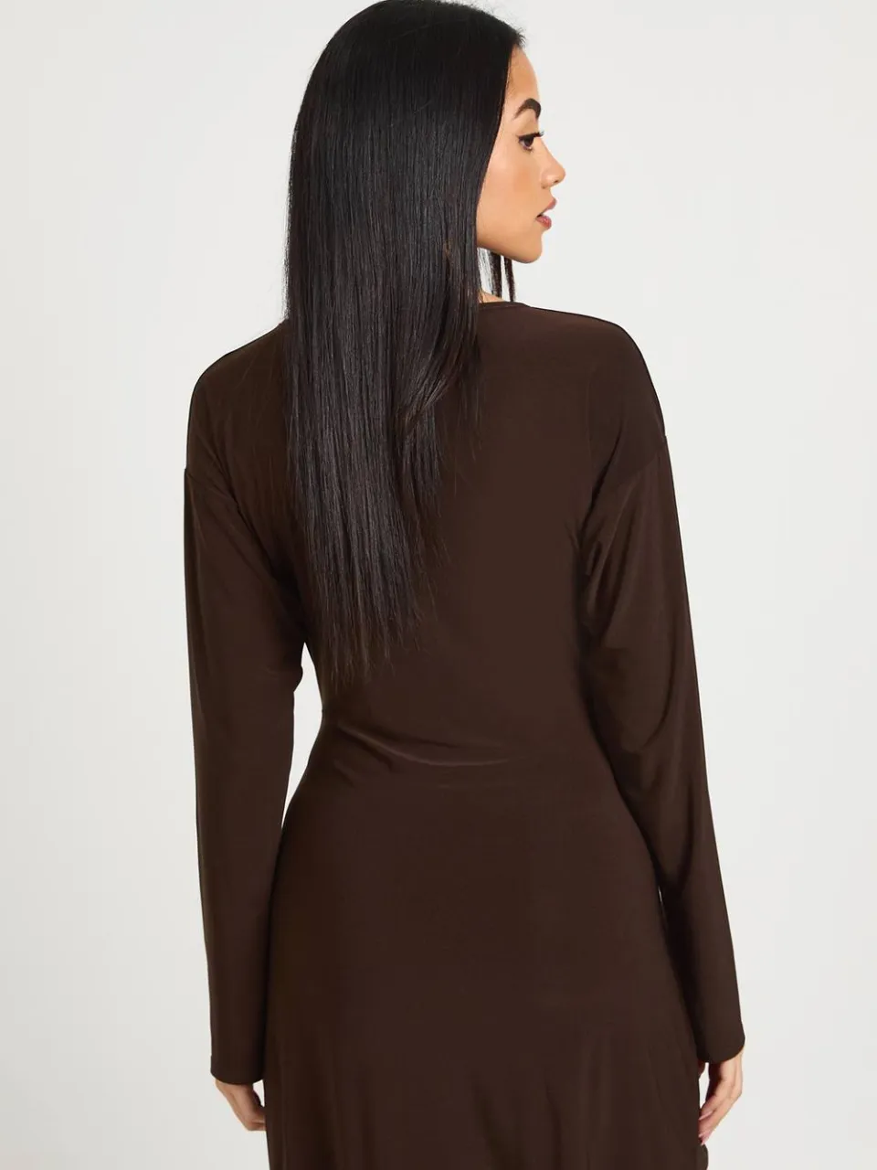 boohoo Dames Slinky Lange Mouwen Jurk Met Gouden Afwerking, foto 2