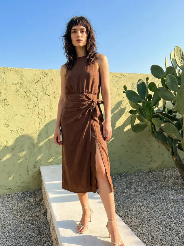 Trendyol TRENDYOLMİLLA Dames Bruin Effen Midi Mouwloos Casual A-lijn Jurken